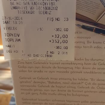 Yemekte Böcek Şoku: Boğulma Tehlikesi Atlattım