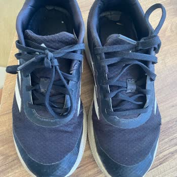 Adidas Ayakkabıda Beklenmedik Açılma Sorunu