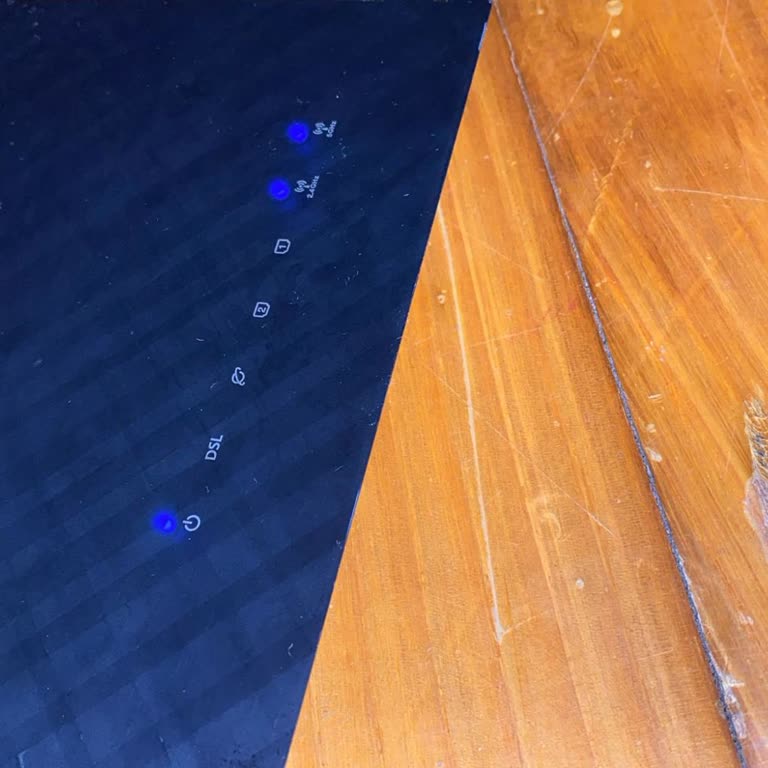 Sürekli Kesilen İnternet Ve İlgisiz Müşteri Hizmetleri