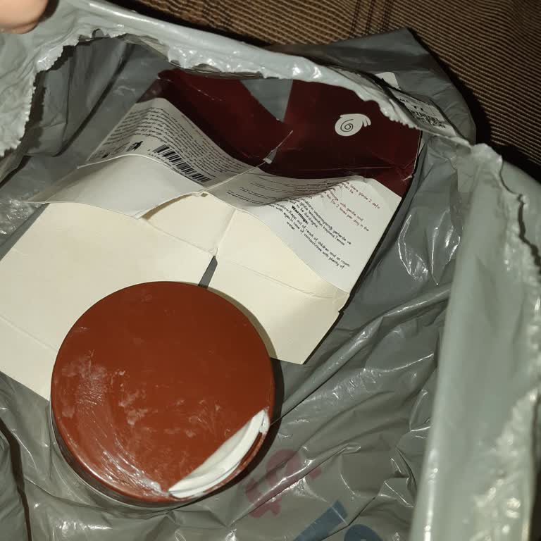 Kırık Kapak Ve Ezilmiş Kutu Şoku