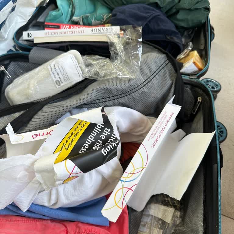 Arkas Turizm Msc Divina'da Bavulumdan Eşyalarım Alındı İlgilenen Olmadı!