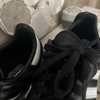 Adidas Ayakkabı 1,5 Ayda Soyuldu Para İadesi Yapılmadı