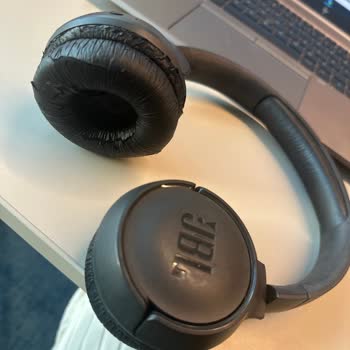JBL Kulaklıkta Kalitesiz Malzeme Sorunu
