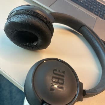 JBL Kulaklıkta Kalitesiz Malzeme Sorunu