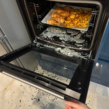 Siemens Fırının Patlayan Camı Güvenimizi Sarstı