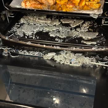 Siemens Fırının Patlayan Camı Güvenimizi Sarstı