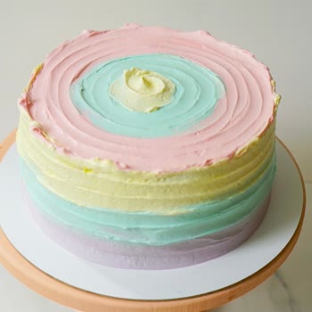 Kiper Pastanesi'nde Hayal Kırıklığı: Doğum Günü Pastası Krizi