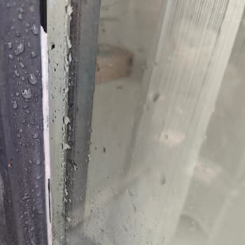 Sürekli Su Sızdıran Camlar Ve Çözülmeyen Sorunlar