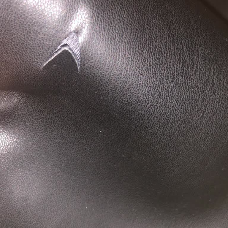 Deri Ceket Siparişimde Çifte Sorun: Yırtık Ürün Ve Değişim Engeli