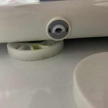 Bien Marka Klozet Kapağı Menteşesi Kırıldı, Yedek Parça Bulunamıyor