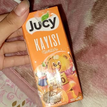 Jucy Kayısı Meyve Suyunun Tadı Ve Tarih Sorunu