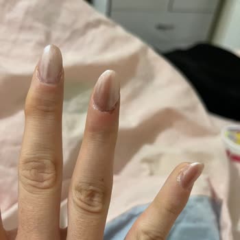 Tuğba Yeşilova Güzellik Salonunda Protez Tırnak Kabusu