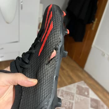 Adidas Kramponların Dayanıklılığı Ve Müşteri Hizmetleri Sorunu