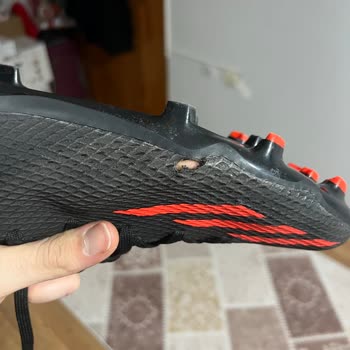 Adidas Kramponların Dayanıklılığı Ve Müşteri Hizmetleri Sorunu