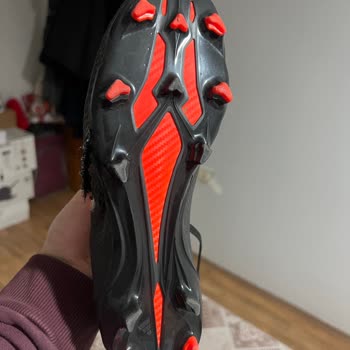 Adidas Kramponların Dayanıklılığı Ve Müşteri Hizmetleri Sorunu