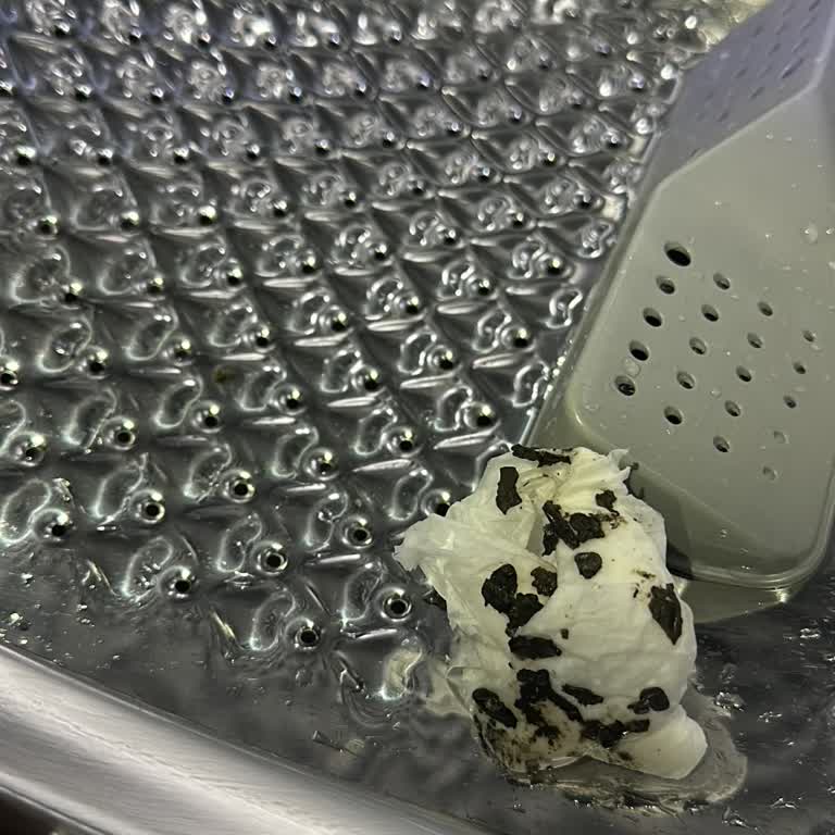 Çamaşır Makinesi Sorunu: Siyah Yapışkan Kalıntılar