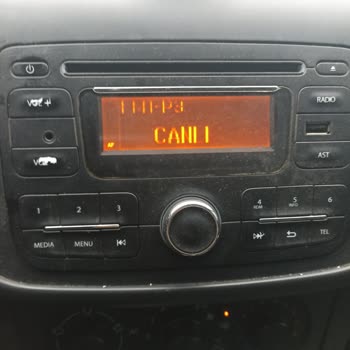 Renault Sembol Teyp Ekranı Sorunu