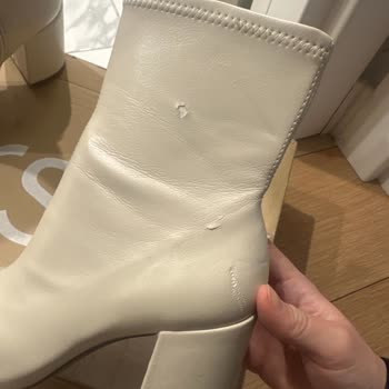 Bershka Botlarının Kalitesizliği Karşısında Şok Oldum