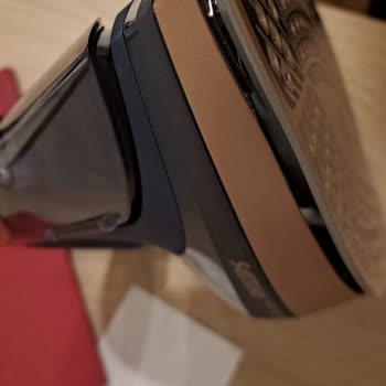 Kırık Ütü Ve Yetersiz Müşteri Hizmetleri