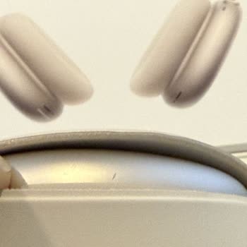 Apple Refused to Replace My Unused AirPods Max with a Visible Defect