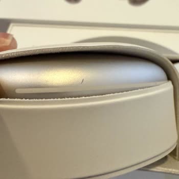 Apple Refused to Replace My Unused AirPods Max with a Visible Defect