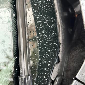 BMW Ön Cam Altı Plastik Sorunu: Hatalı Üretim Ve Değişim Talebi