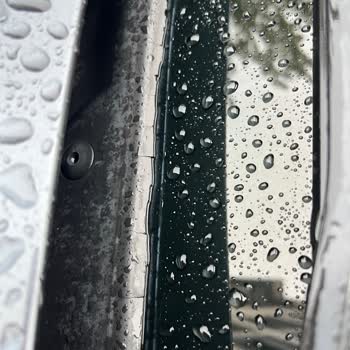 BMW Ön Cam Altı Plastik Sorunu: Hatalı Üretim Ve Değişim Talebi