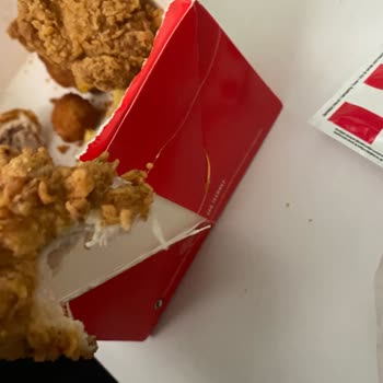 KFC'de Hijyen Skandalı: Tavukta İnsan Saçı!