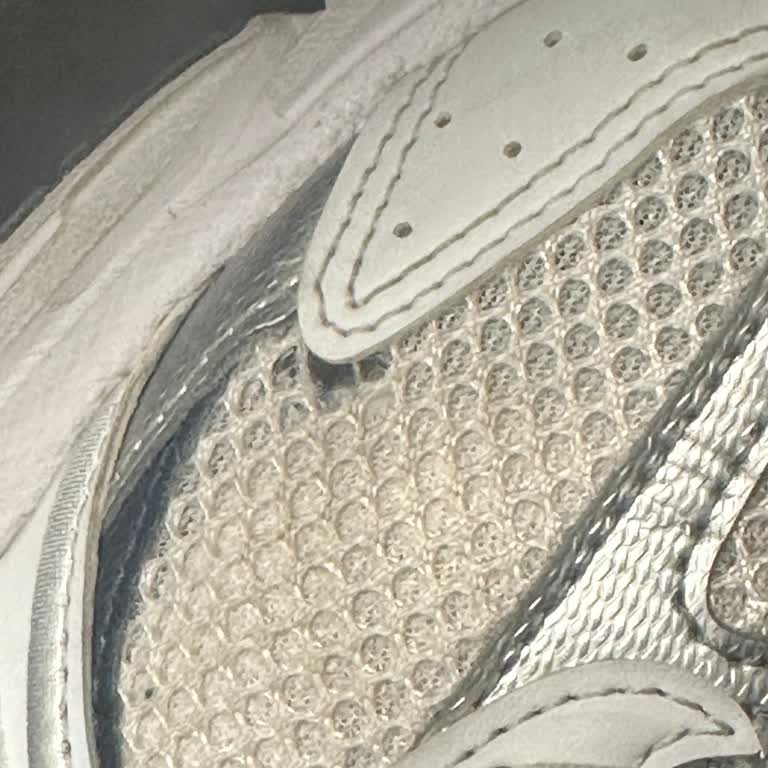 New Balance Ayakkabıda Beklenmedik Yırtılma Hayal Kırıklığı