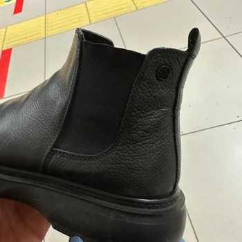 Elle Marka Botun Kısa Sürede Yıpranması