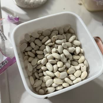 BİM'den Alınan Kuru Fasulyede Şok Böcekler