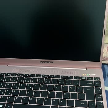 Monster Huma Laptop: Basit Kullanımda Büyük Hayal Kırıklığı