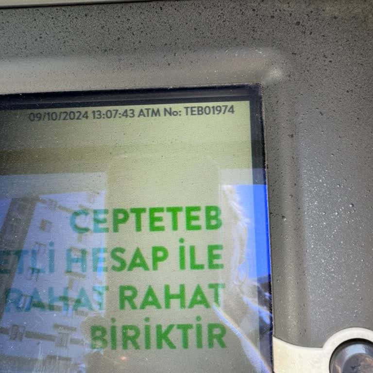 ATM'de Sıkışan Para İçin İlgisizlik Ve Çözüm Beklentisi