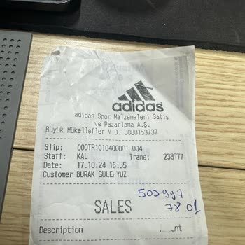 Adidas Ürününde Yıkama Sonrası Lekeler
