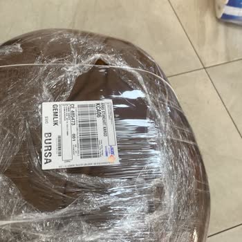 Kırık Sehpa Ve Çözümsüz Bekleyiş