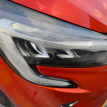 Renault Clio Far Nemlenmesi Ve Yüksek Değişim Maliyeti