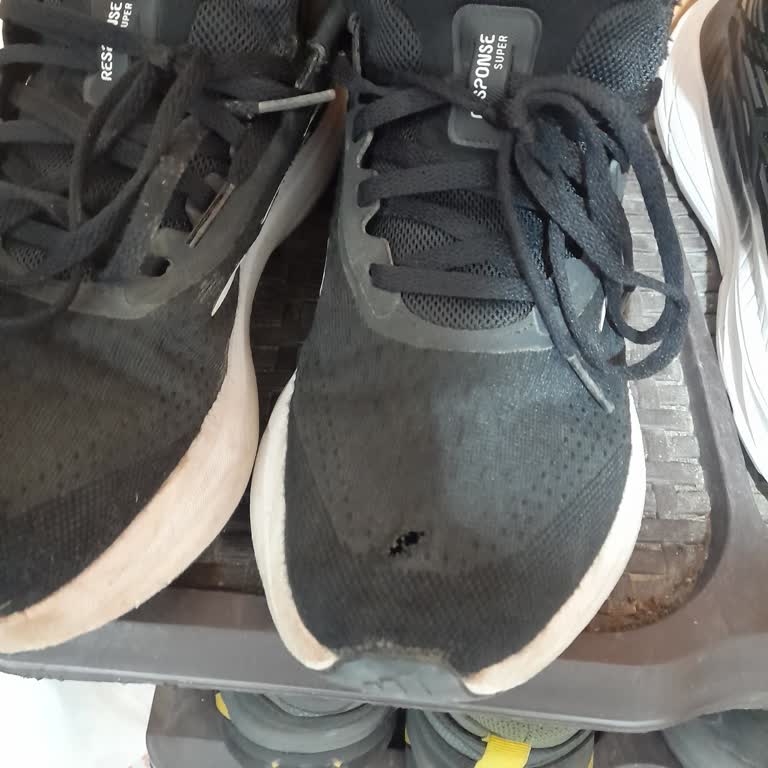 Adidas Ayakkabıda Erken Yıpranma Sorunu