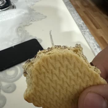 Eti Cin Ürününden Çıkan Plastik Parça Şoku