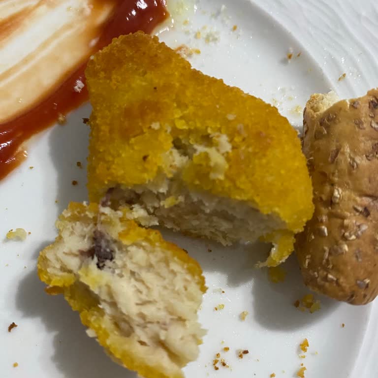 Keskinoğlu Nugget İçinde Şüpheli Siyah Maddeler