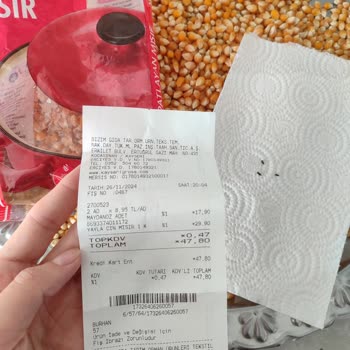 İndirimli Mısırdan Çıkan Böcekler Şok Etti