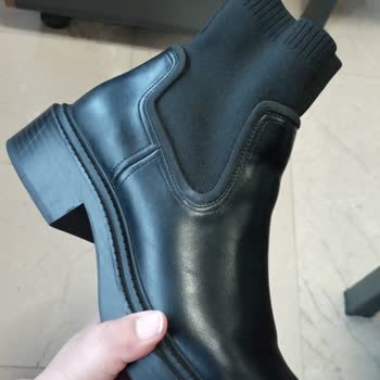 Zara Chelsea Botlar Ayak Sağlığını Tehdit Ediyor: İade Talebi