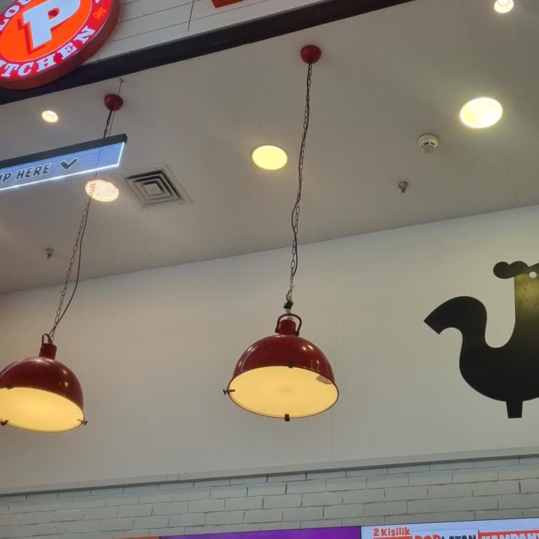 Popeyes Şubesinde İlgisiz Ve Umursamaz Hizmet