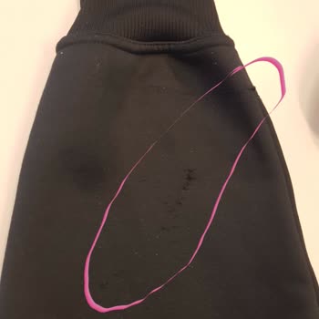 Nike Produkt zeigt nach erster Nutzung schwere Mängel