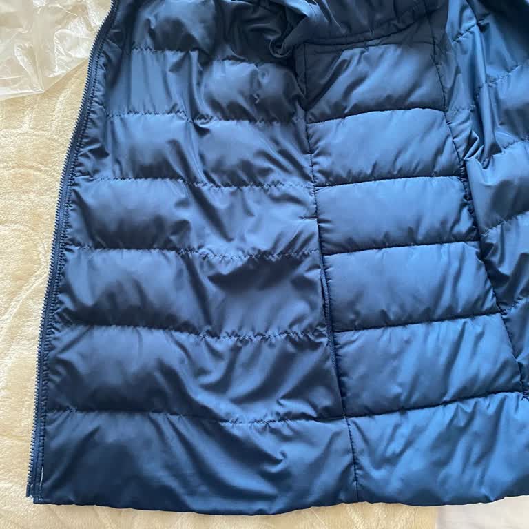 The North Face Jacke zeigt Knötchenbildung, Garantieantrag abgelehnt
