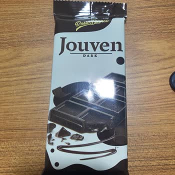 Kalitesiz Ve Belirsiz Tablet Çikolata Deneyimi