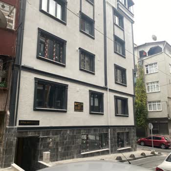Esenler'de Kaldırımda Karşılaştığım Rahatsız Edici Durum