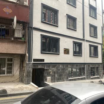 Esenler'de Kaldırımda Karşılaştığım Rahatsız Edici Durum