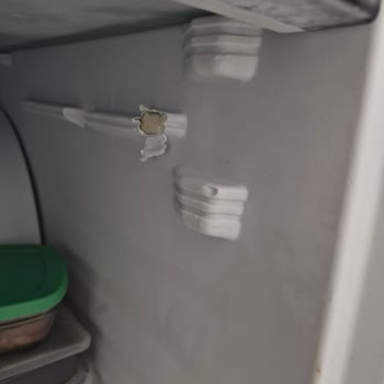 Buzdolabının Kalitesiz Parçaları Can Sıkıyor