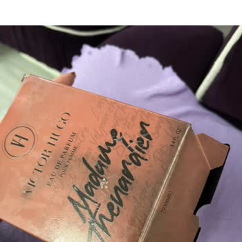 Kırık Parfüm Ve İlgisiz Müşteri Hizmetleri