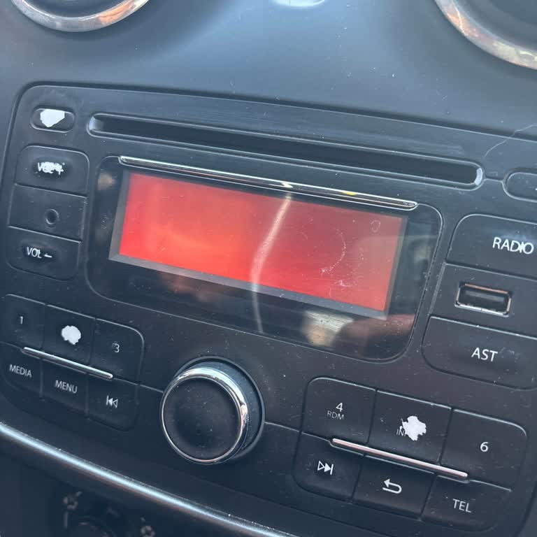 Dacia Sandero Teyp Ekran Sorunu